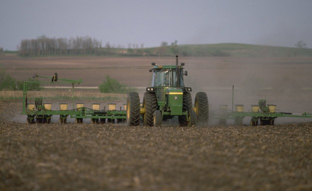 During the single cross hybrid era - corn planters increased considerably in size, efficiency and accuracy