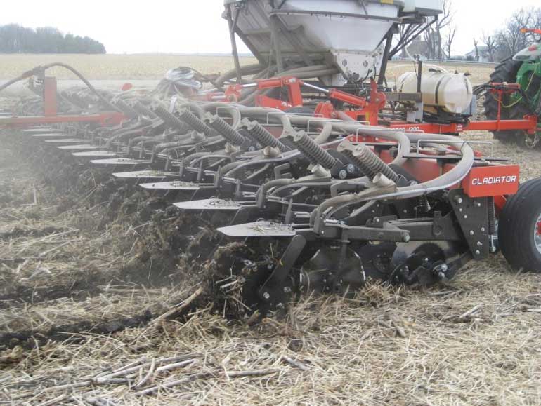 Photo - Tillage bar operating in field